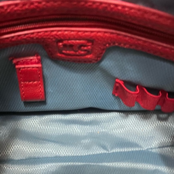 Elegant Burgundy Shoulder Bag - Picture 2 of 7